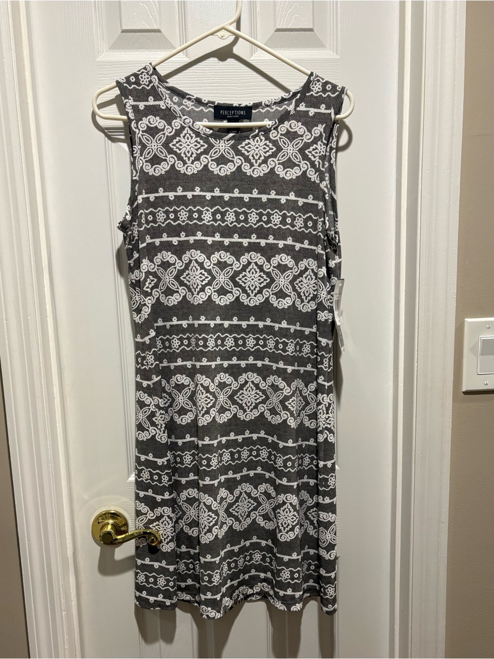 Patterned Midi Dress - Picture 2 of 4